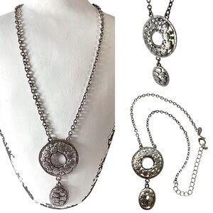 Chico’s Silver Tone Necklace Dual Pebbled Design Disc Pendants 3.5” Extender